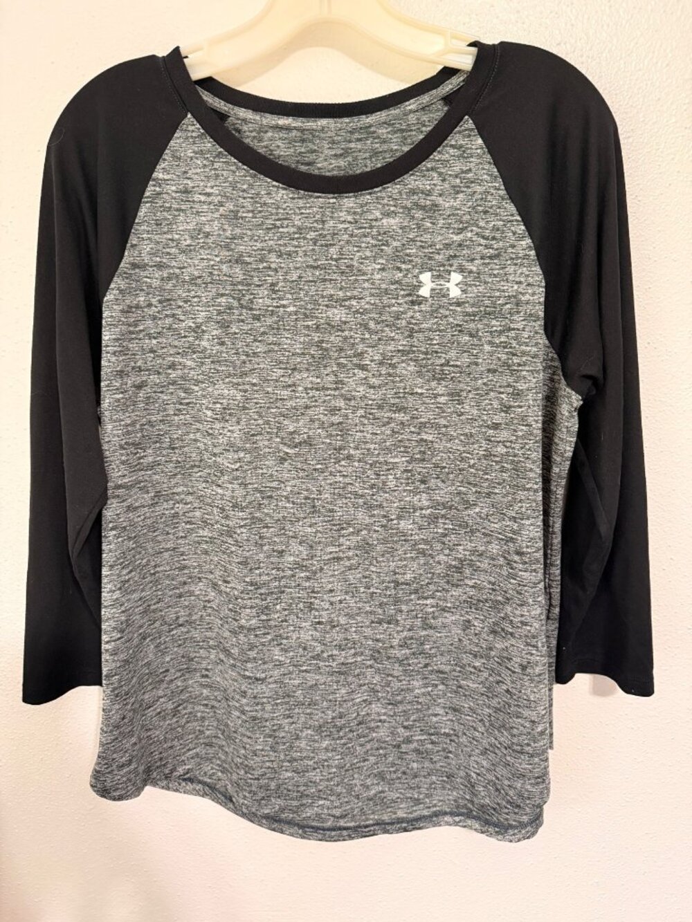 Under Armour Womans Gray Heathered Baseball shirt Raglan Size L